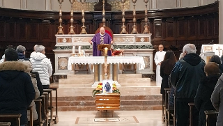 Ripatransone - Celebrati in Duomo i funerali del prof Paolo Corsi: ucciso in Tunisia